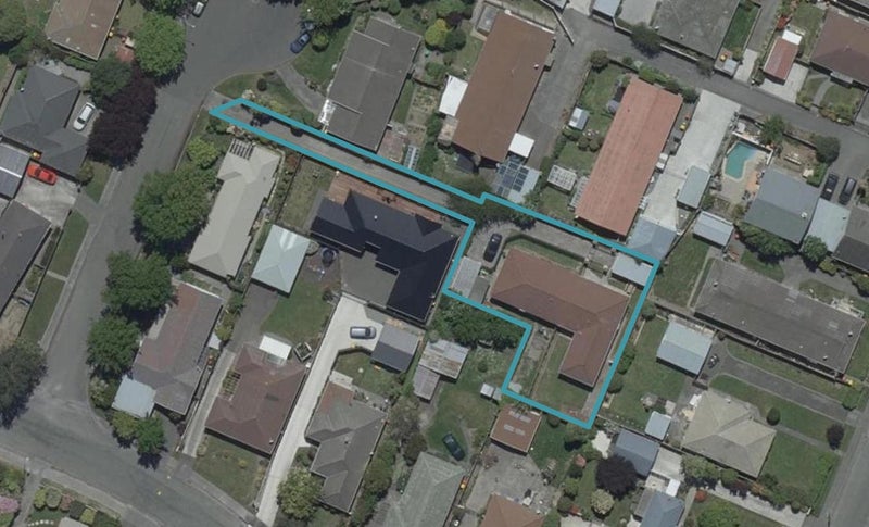 2/4 Glenys Place, Broomfield, Christchurch - Carousel 1