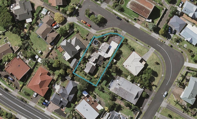 8 Hurstbourn Priors, Goodwood Heights, Auckland - Carousel 1