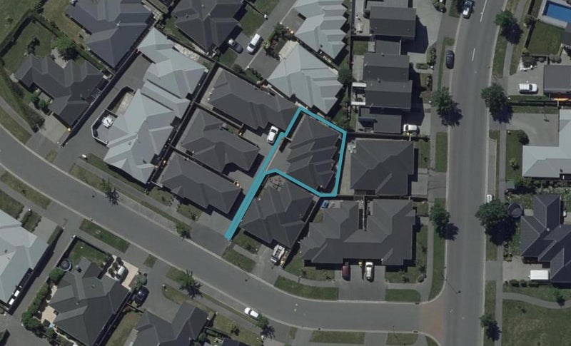 4B Somerville Crescent, Aidanfield, Christchurch - Carousel 1