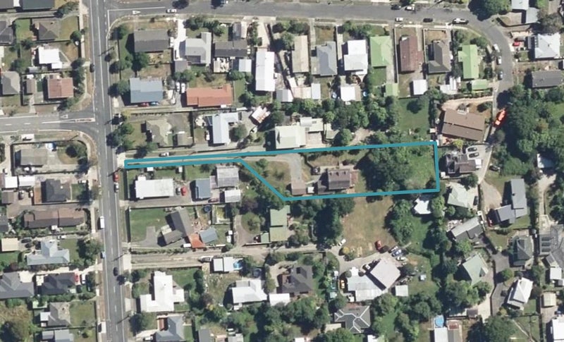 327 Stokes Valley Road, Stokes Valley, Lower Hutt - Carousel 1