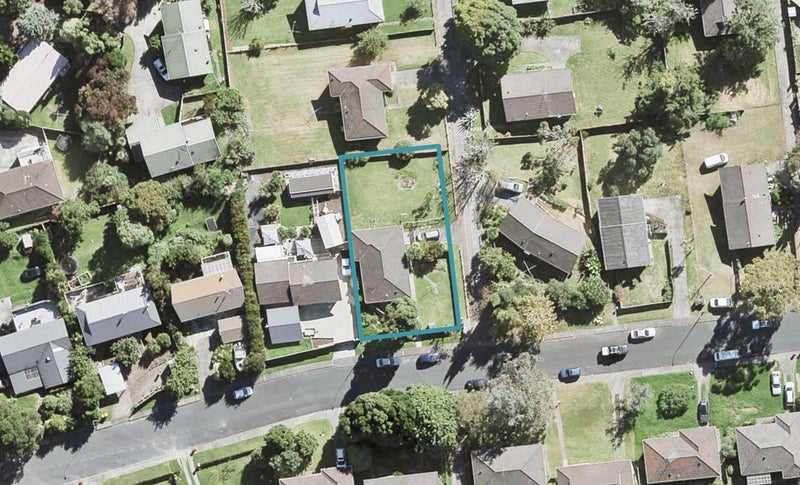 27 Nor'East Drive, Northcross, Auckland - Carousel 1