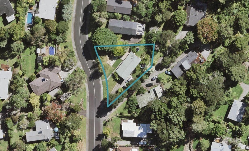 51 Daffodil Street, Titirangi, Auckland - Carousel 1