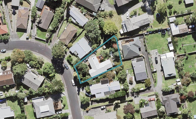 22 Pokapu Street, Titirangi, Auckland - Carousel 1