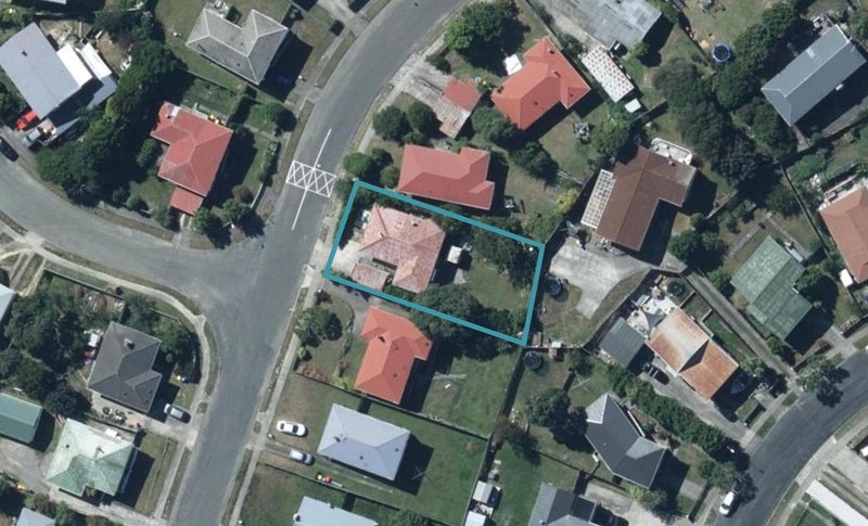 42 Desert Gold Street, Ascot Park, Porirua - Carousel 1