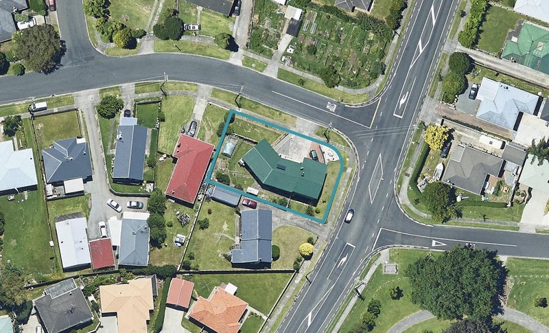 2 Alverstoke Road, Parkvale, Tauranga - Carousel 1
