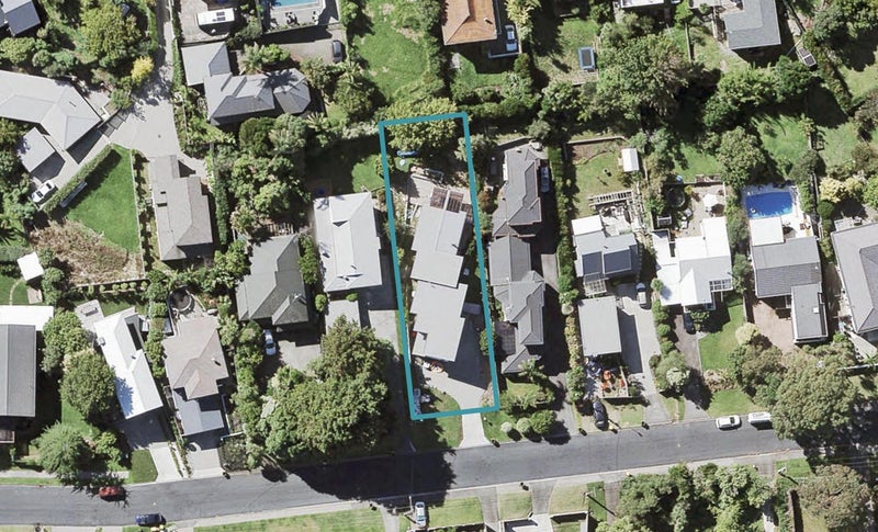11 Wyoming Avenue, Murrays Bay, Auckland - Carousel 1