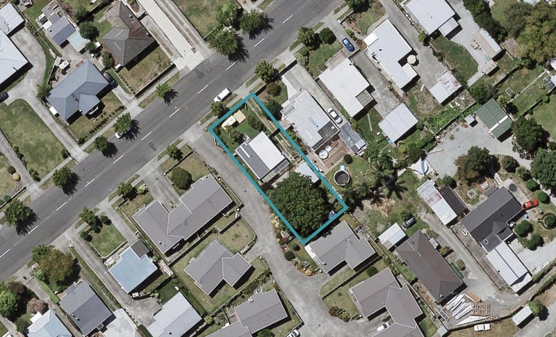 1007 Willowpark Road North, Mayfair, Hastings - Carousel 1