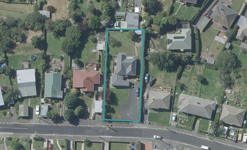 8 Derby Street, Green Island, Dunedin - Carousel 1