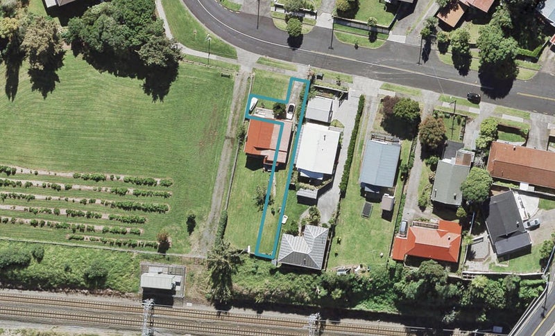 2/61 Clayburn Road, Glen Eden, Auckland - Carousel 1