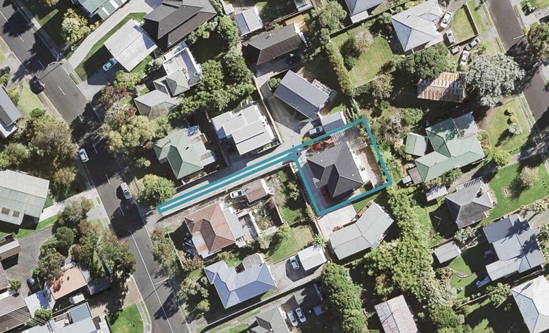 213 Halsey Drive, Lynfield, Auckland - Carousel 1