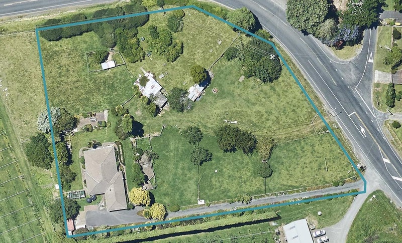 570 Welcome Bay Road, Welcome Bay, Tauranga - Carousel 1