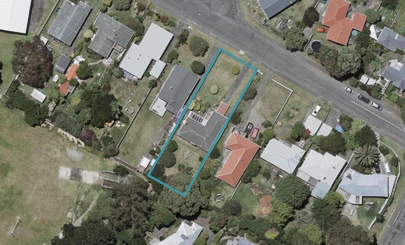 16 Tarawa Street, Paekakariki - Carousel 1