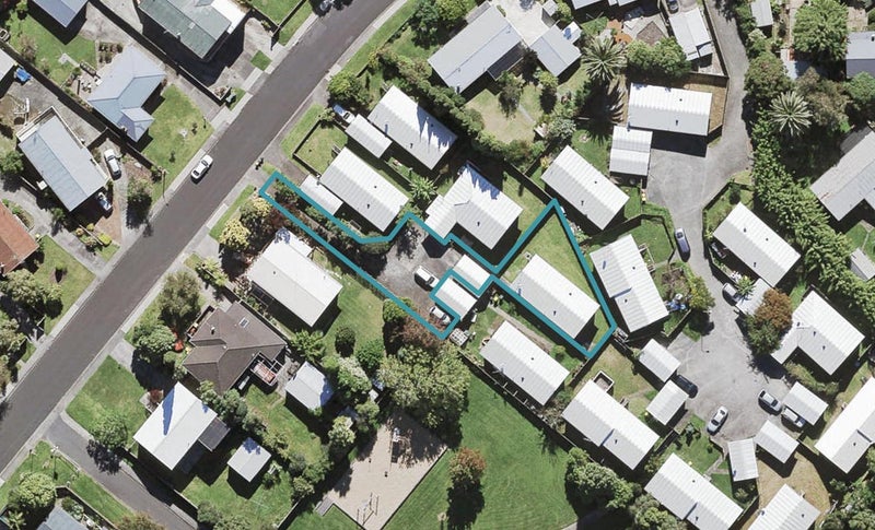 15B Patts Avenue, Glendene, Auckland - Carousel 1