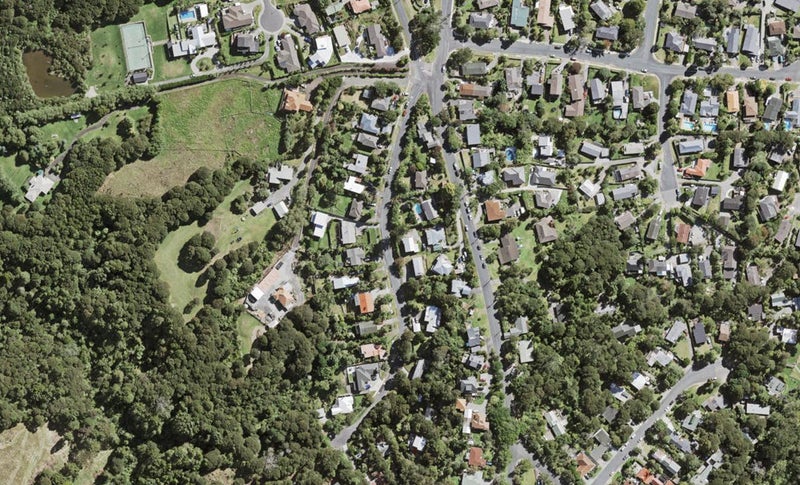 8C Phillip Avenue, Glen Eden, Auckland - Carousel 1