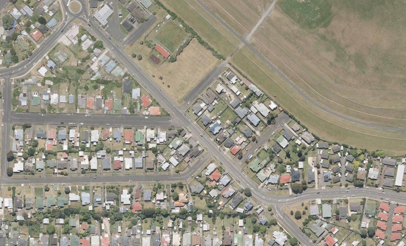 44 Carlton Avenue, Gonville, Whanganui - Carousel 1