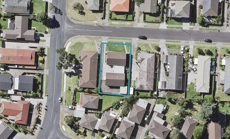 1/3 Benygloe Place, Highland Park, Auckland - Carousel 1