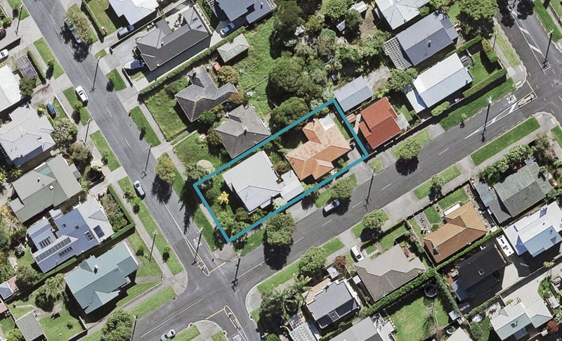 29 Kiwi Road, Point Chevalier, Auckland - Carousel 1