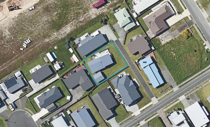 10 Surfers Avenue, Waihi Beach, Waihi Beach - Carousel 1
