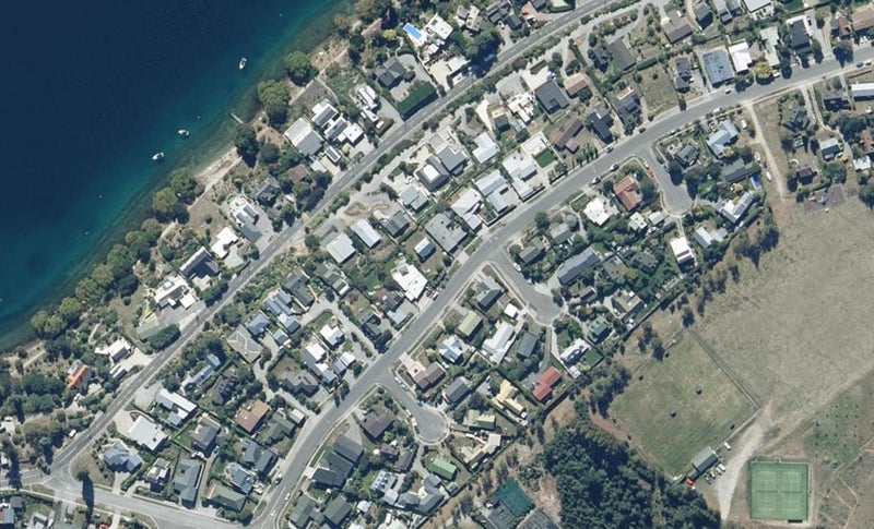 20 Oregon Drive, Kelvin Heights, Queenstown - Carousel 1