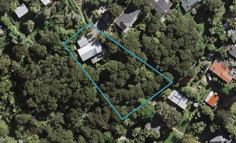 102A Hill Road, Palm Beach, Waiheke Island - Carousel 1