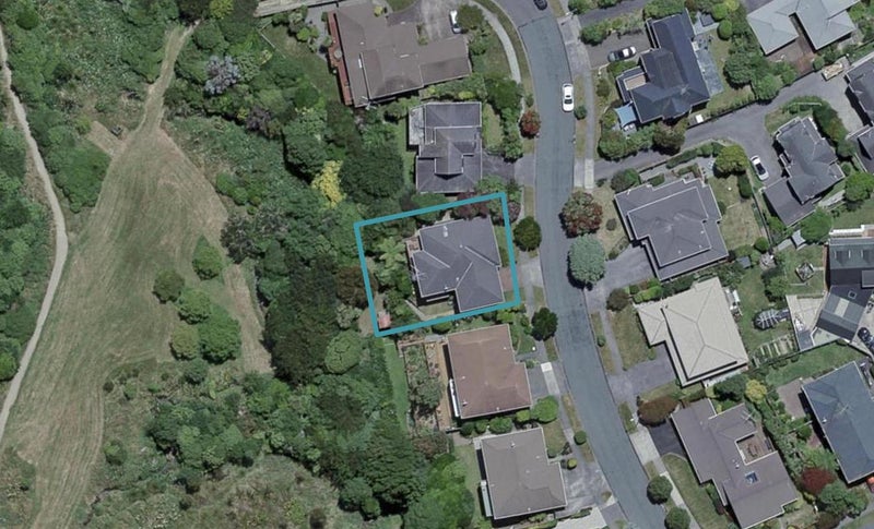 9 Ellwood Place, Churton Park, Wellington - Carousel 1