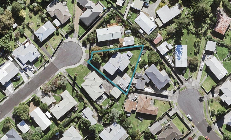 7 Dolan Place, New Lynn, Auckland - Carousel 1