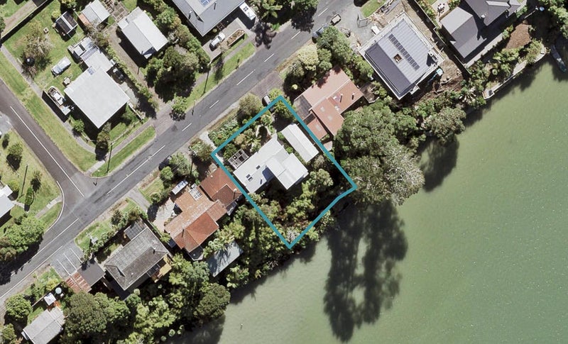 31 Ferry Parade, Herald Island, Auckland - Carousel 1