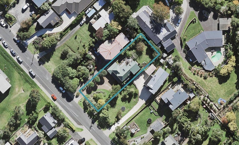 18 Isobel Road, Greenhithe, Auckland - Carousel 1