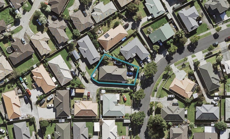 12 Regalwood Place, Favona, Auckland - Carousel 1