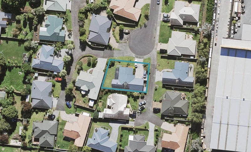 120 Kingdale Road, Henderson, Auckland - Carousel 1