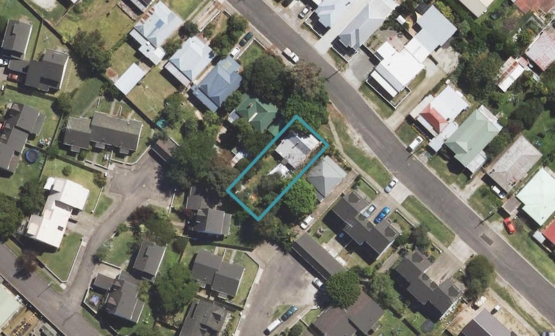 10 Berry Street, Gisborne - Carousel 1