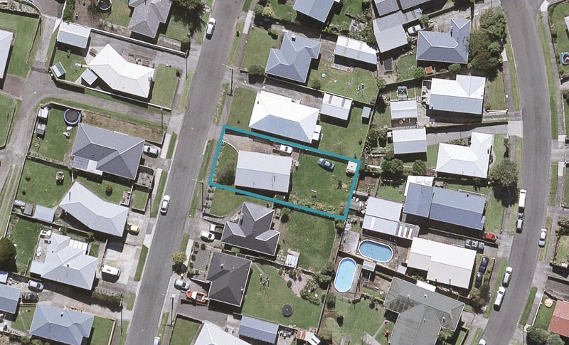 16 Rospeath Crescent, Spotswood, New Plymouth - Carousel 1