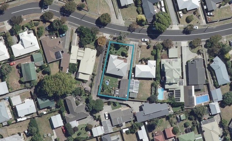 12 Laurence Street, Queenwood, Hamilton - Carousel 1