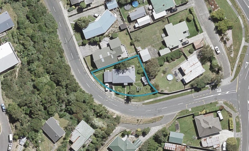 4 Holborn Drive, Stokes Valley, Lower Hutt - Carousel 1