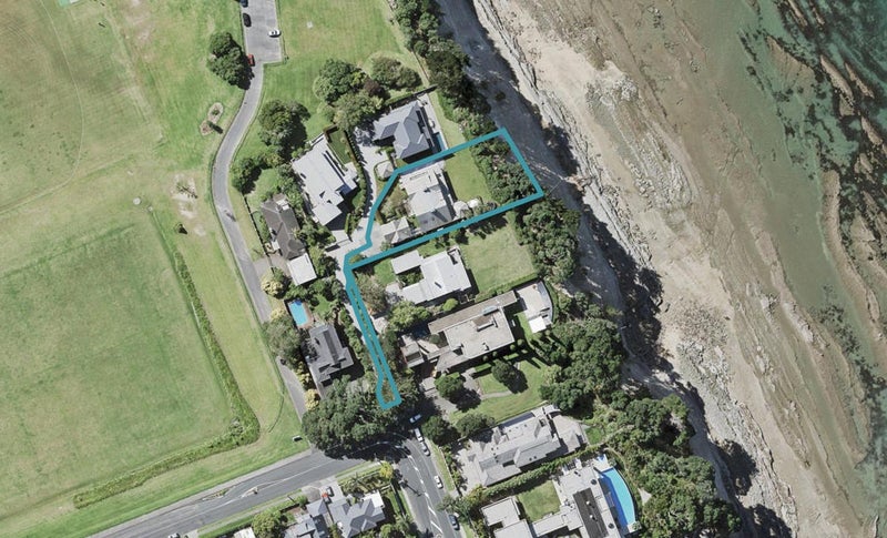 18 Winscombe Street, Belmont, Auckland - Carousel 1