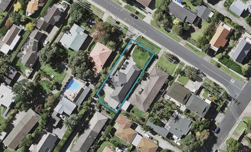 61 Northboro Road, Belmont, Auckland - Carousel 1