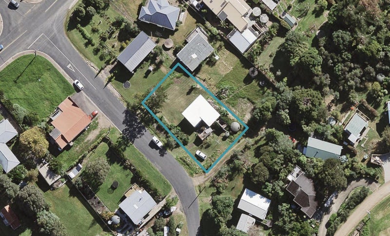 3 Eden Terrace, Onetangi, Waiheke Island - Carousel 1
