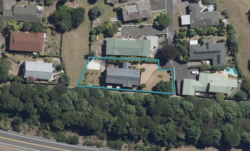29 Brookview Court, Queenwood, Hamilton - Carousel 1