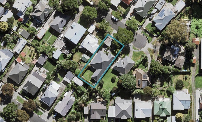 21 Brewster Avenue, Morningside, Auckland - Carousel 1