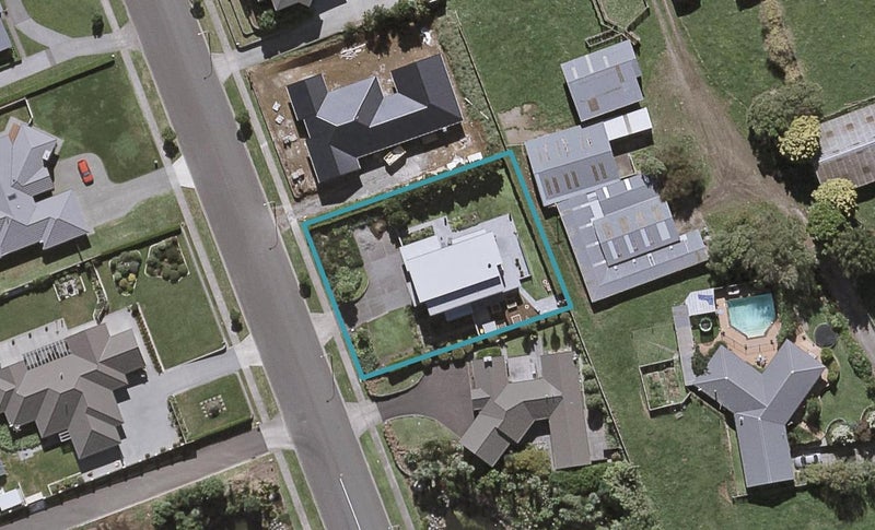 6 Links Drive, Waiwhakaiho, New Plymouth - Carousel 1