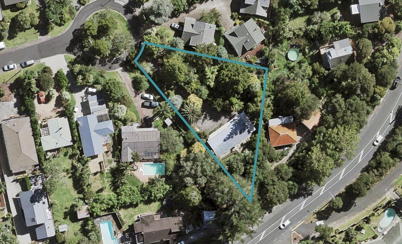 19 Deane Avenue, Titirangi, Auckland - Carousel 1