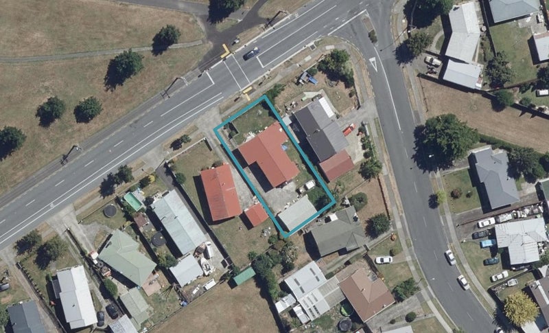 85 Collins Road, Melville, Hamilton - Carousel 1