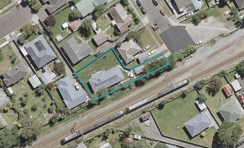 16A Bathurst Street, Silverstream, Upper Hutt - Carousel 1
