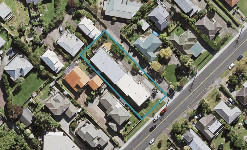 1/87 Ocean View Road, Hillcrest, Auckland - Carousel 1