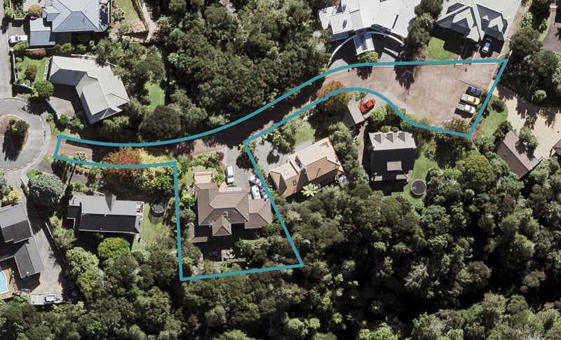 33 Ravenstone Place, Chatswood, Auckland - Carousel 1