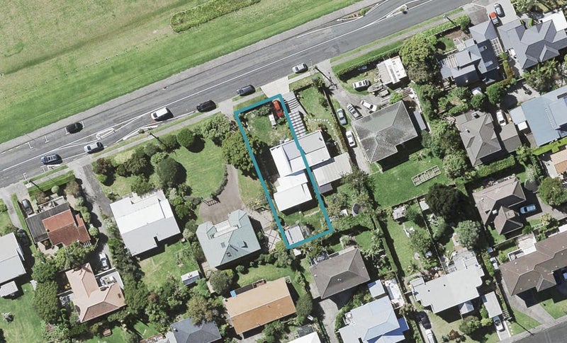 25 Winscombe Street, Belmont, Auckland - Carousel 1