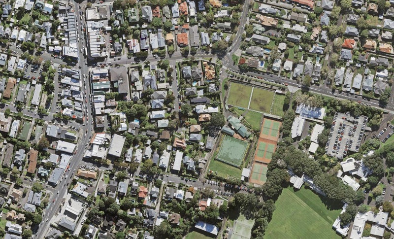 8B Eglinton Avenue, Mount Eden, Auckland - Carousel 1