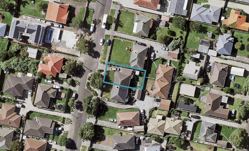 20 Holland Avenue, Point England, Auckland - Carousel 1