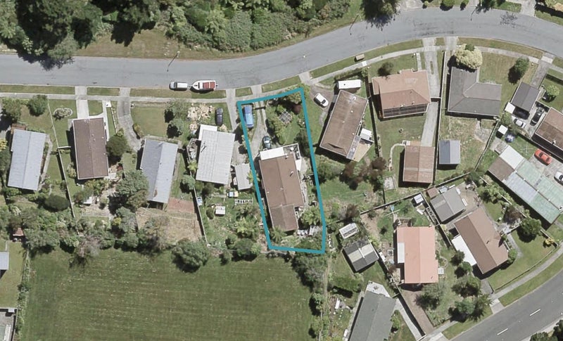 5 Whitechapel Grove, Stokes Valley, Lower Hutt - Carousel 1