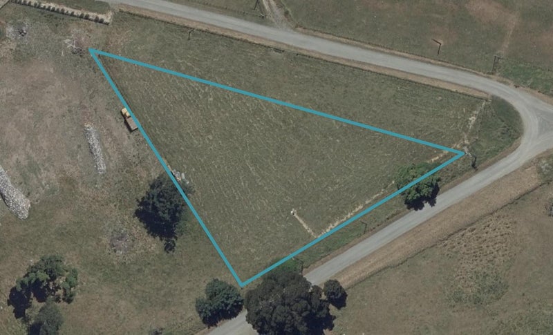 61 Pearce Street, Halcombe, Feilding - Carousel 1